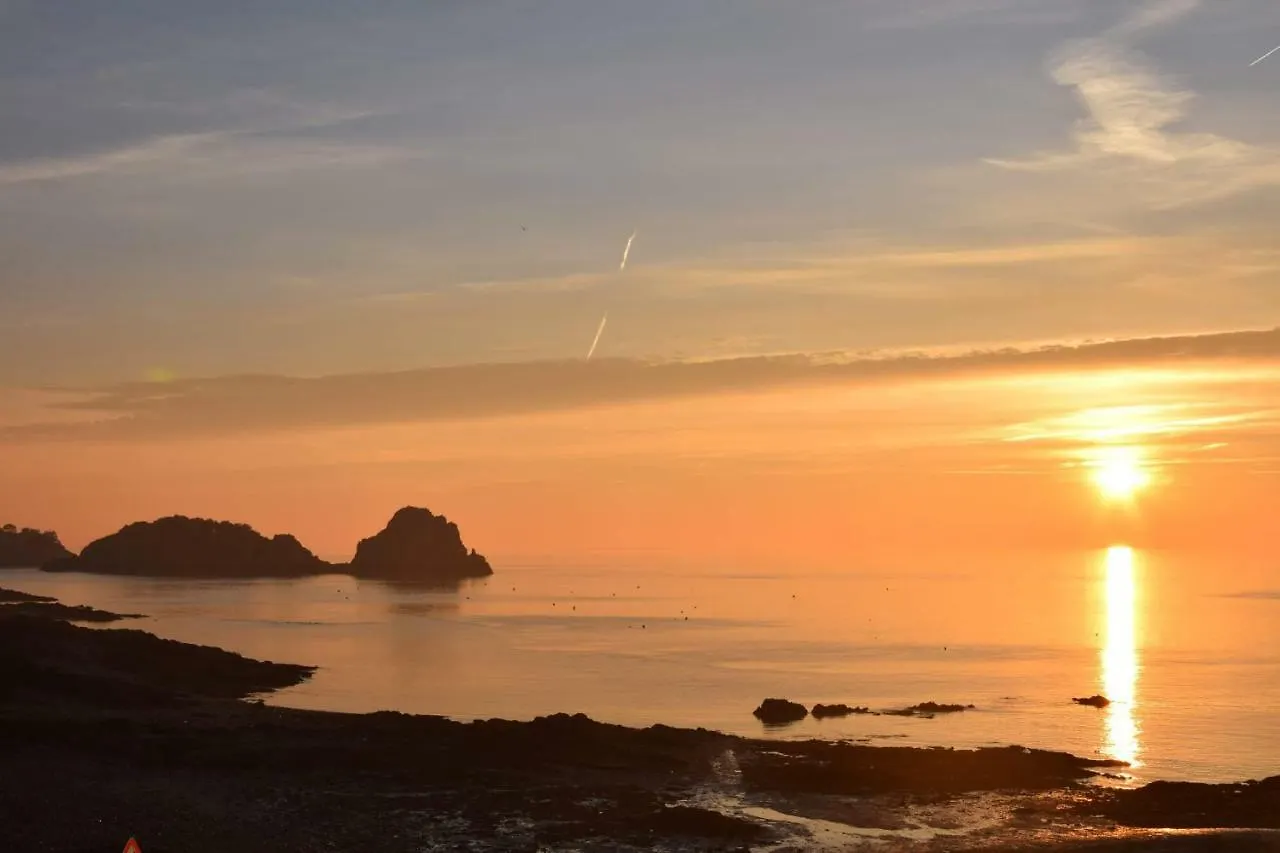 L'Abri Des Flots - Cancale France